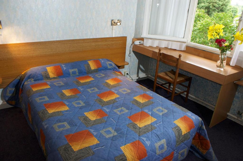 Hôtel Le Lyon Bron Quarto foto